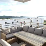 Seaside Serenity - Elegant With Stunning Sea Views Apartamento Zaboric