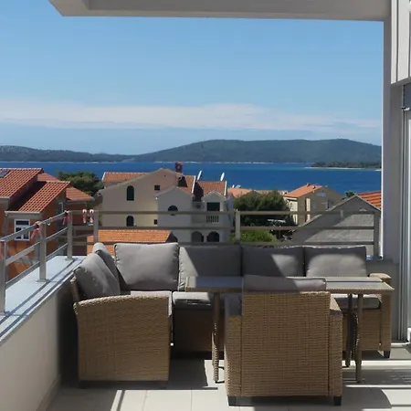 Lägenhet Seaside Serenity - Elegant With Stunning Sea Views