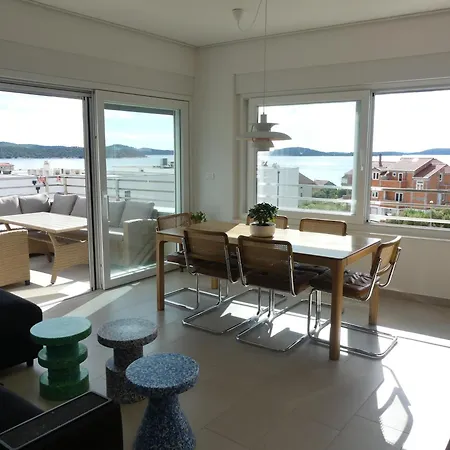 Seaside Serenity - Elegant With Stunning Sea Views Zaboric