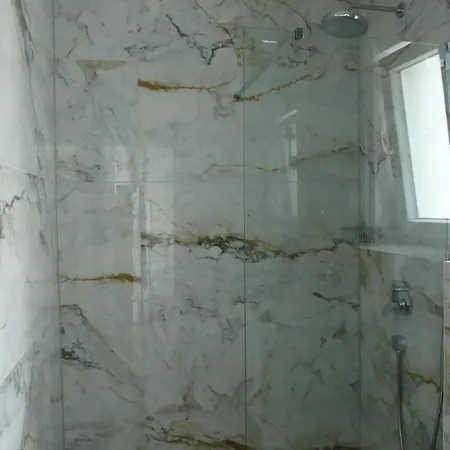 Daire Seaside Serenity - Elegant With Stunning Sea Views