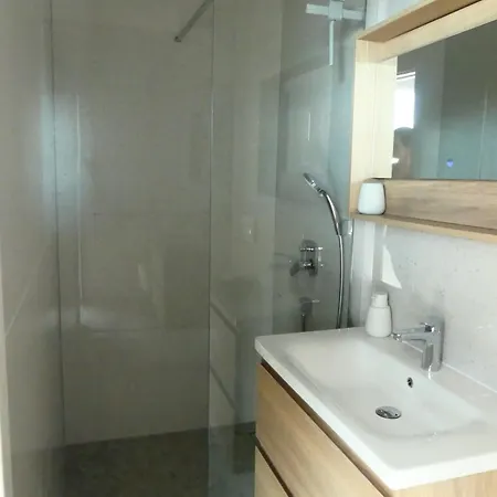 Seaside Serenity - Elegant With Stunning Sea Views Zaboric