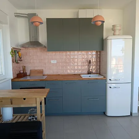 Seaside Serenity - Elegant With Stunning Sea Views Daire Zaboric