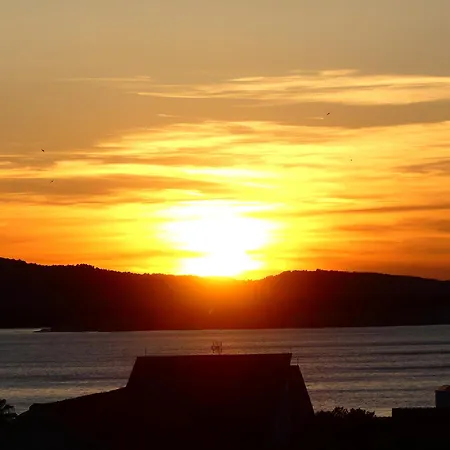 Seaside Serenity - Elegant With Stunning Sea Views * Zaboric