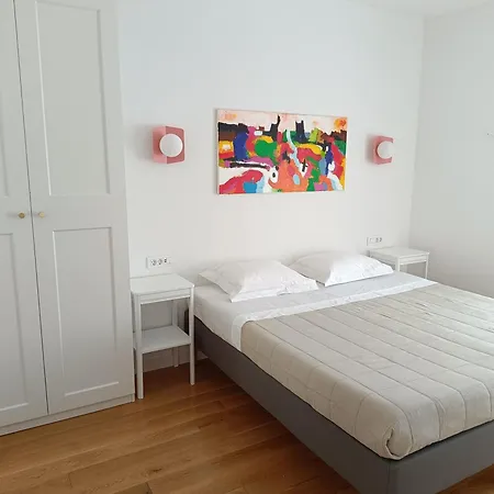 Seaside Serenity - Elegant With Stunning Sea Views *