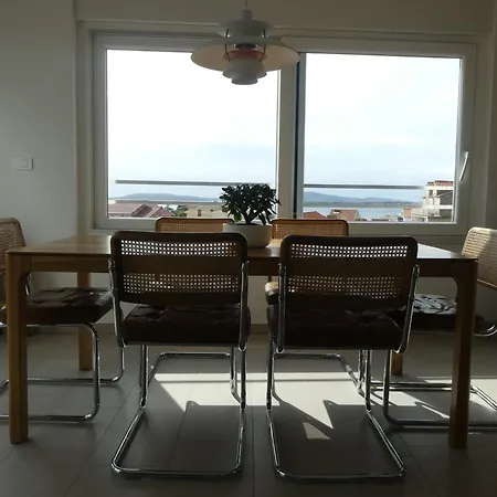 Daire Seaside Serenity - Elegant With Stunning Sea Views *