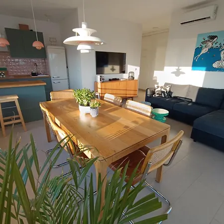 Seaside Serenity - Elegant With Stunning Sea Views Apartment Zaboric