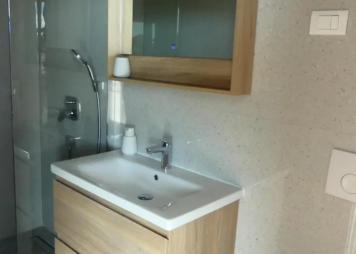 Seaside Serenity - Elegant With Stunning Sea Views 公寓 *