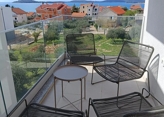 Seaside Serenity - Elegant With Stunning Sea Views Appartement Zaboric