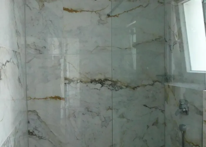 Apartment Seaside Serenity - Elegant With Stunning Sea Views