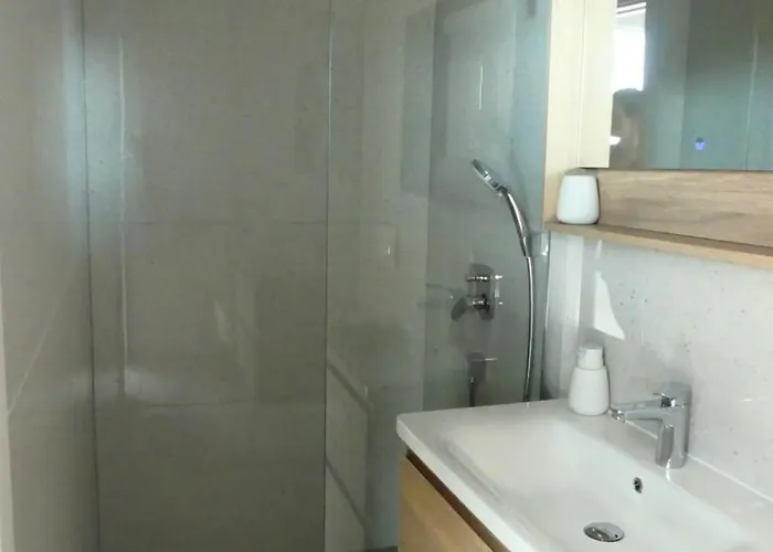 Seaside Serenity - Elegant With Stunning Sea Views 扎博里克