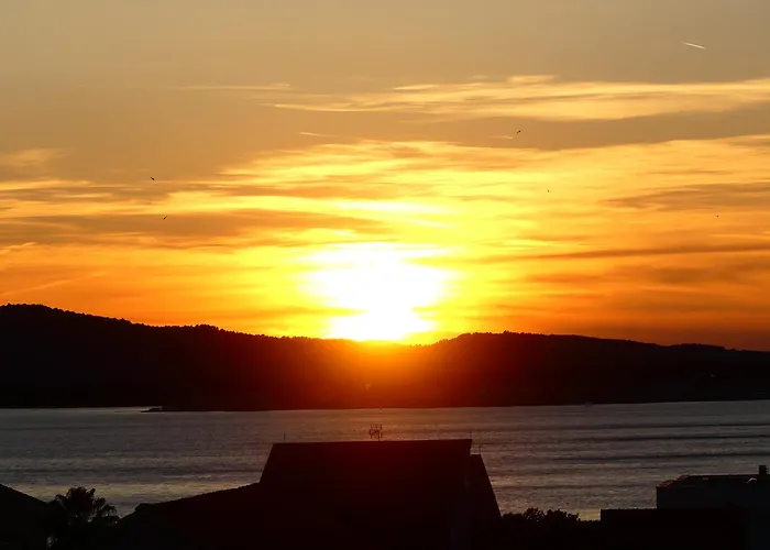 Seaside Serenity - Elegant With Stunning Sea Views * Zaboric