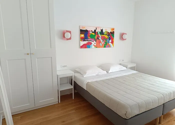 Seaside Serenity - Elegant With Stunning Sea Views *