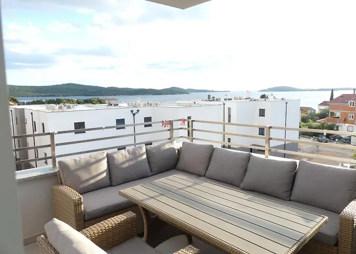 Seaside Serenity - Elegant With Stunning Sea Views Appartement Zaboric