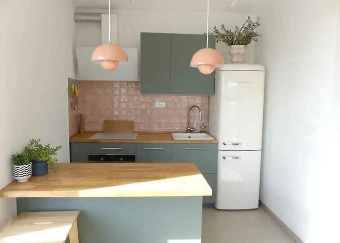 公寓 Seaside Serenity - Elegant With Stunning Sea Views