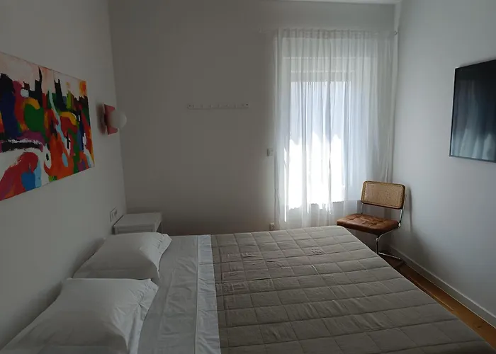 Seaside Serenity - Elegant With Stunning Sea Views *