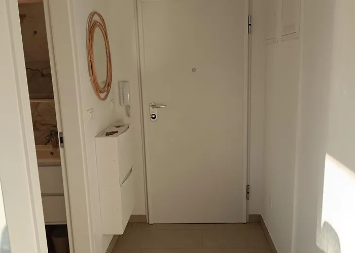 Seaside Serenity - Elegant With Stunning Sea Views Appartement Zaboric