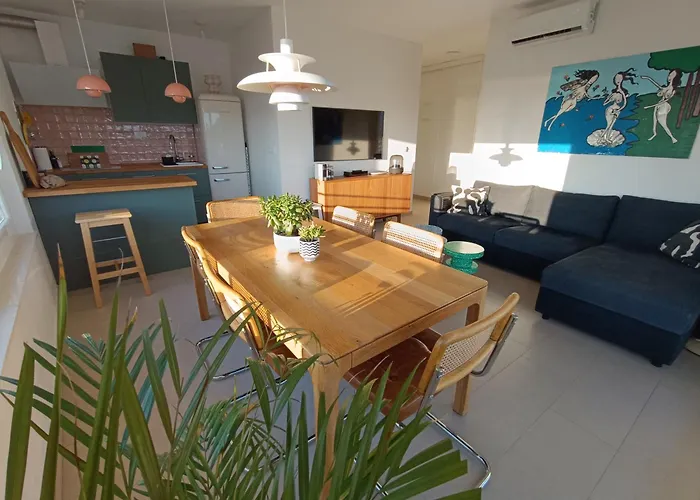 Seaside Serenity - Elegant With Stunning Sea Views 公寓 扎博里克