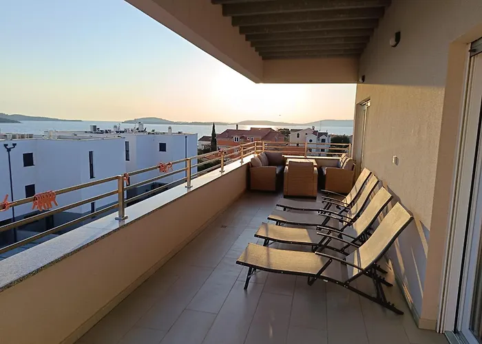 Seaside Serenity - Elegant With Stunning Sea Views Appartement *
